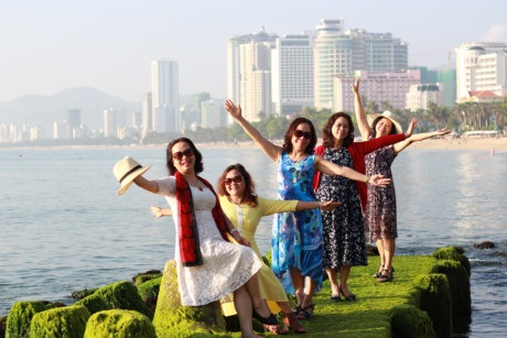 Bãi đá rêu xanh Nha Trang Bãi đá rêu xanh Nha Trang